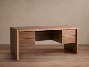 Mihaela Executive Desk