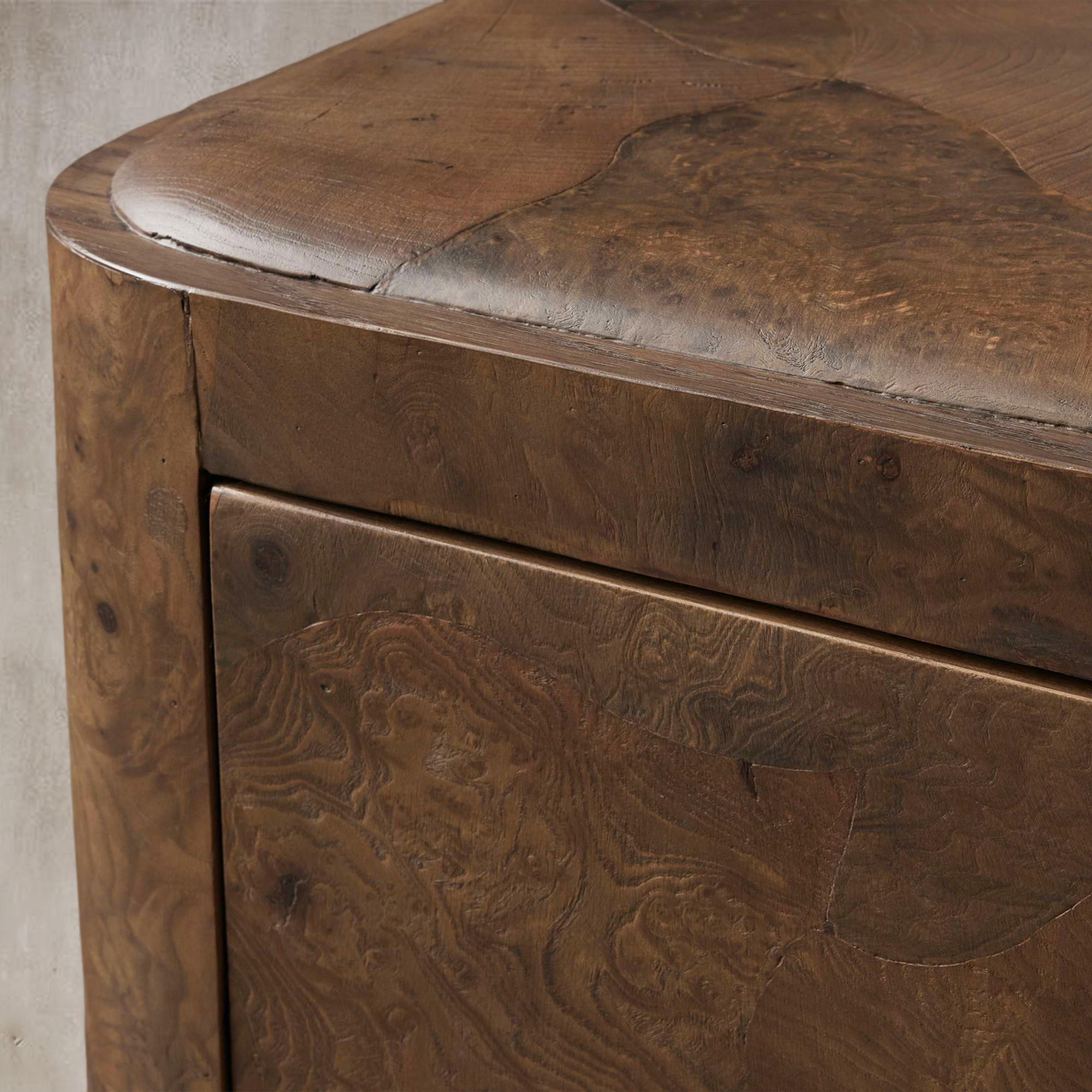 Loranco Closed Nightstand