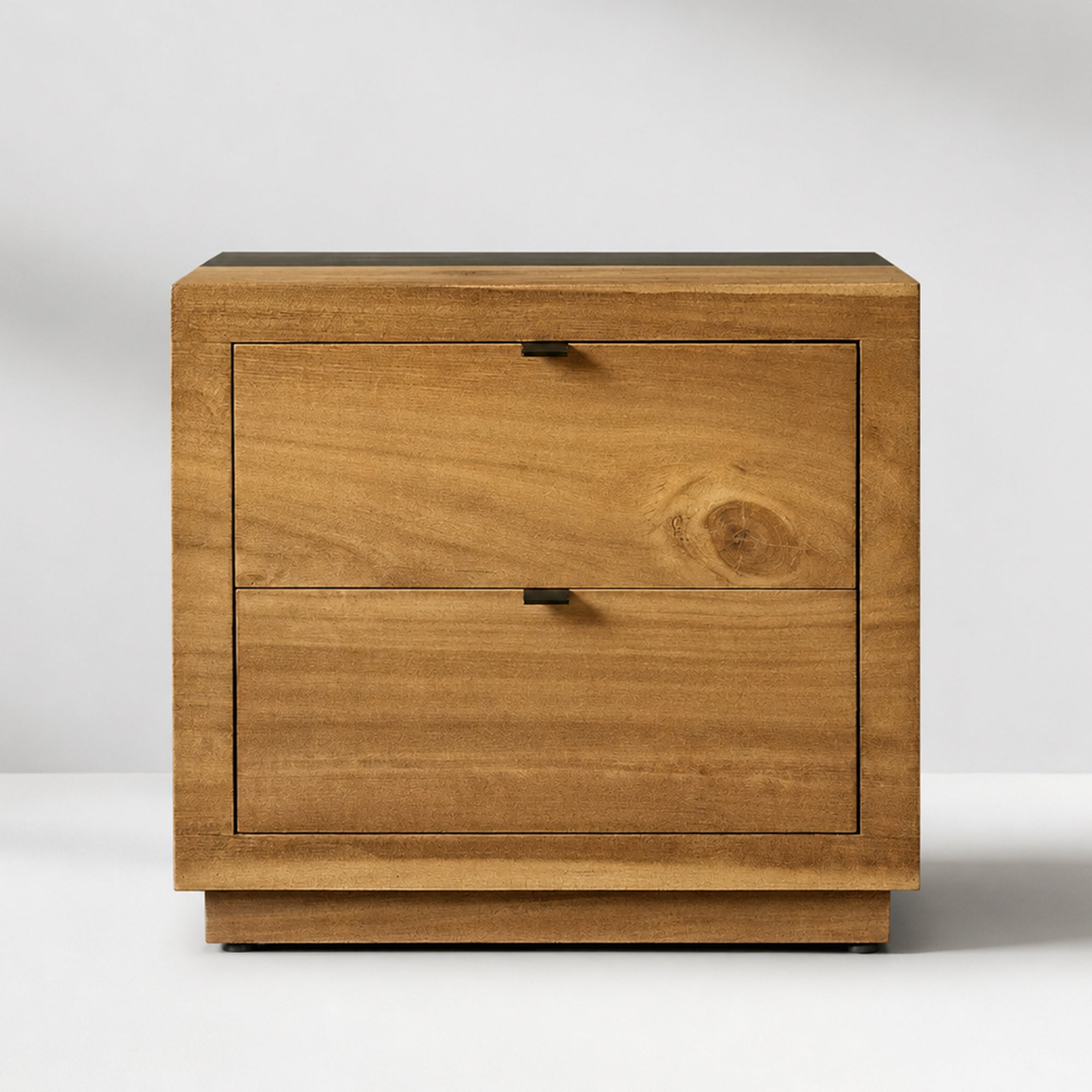 Calacius Closed Nightstand