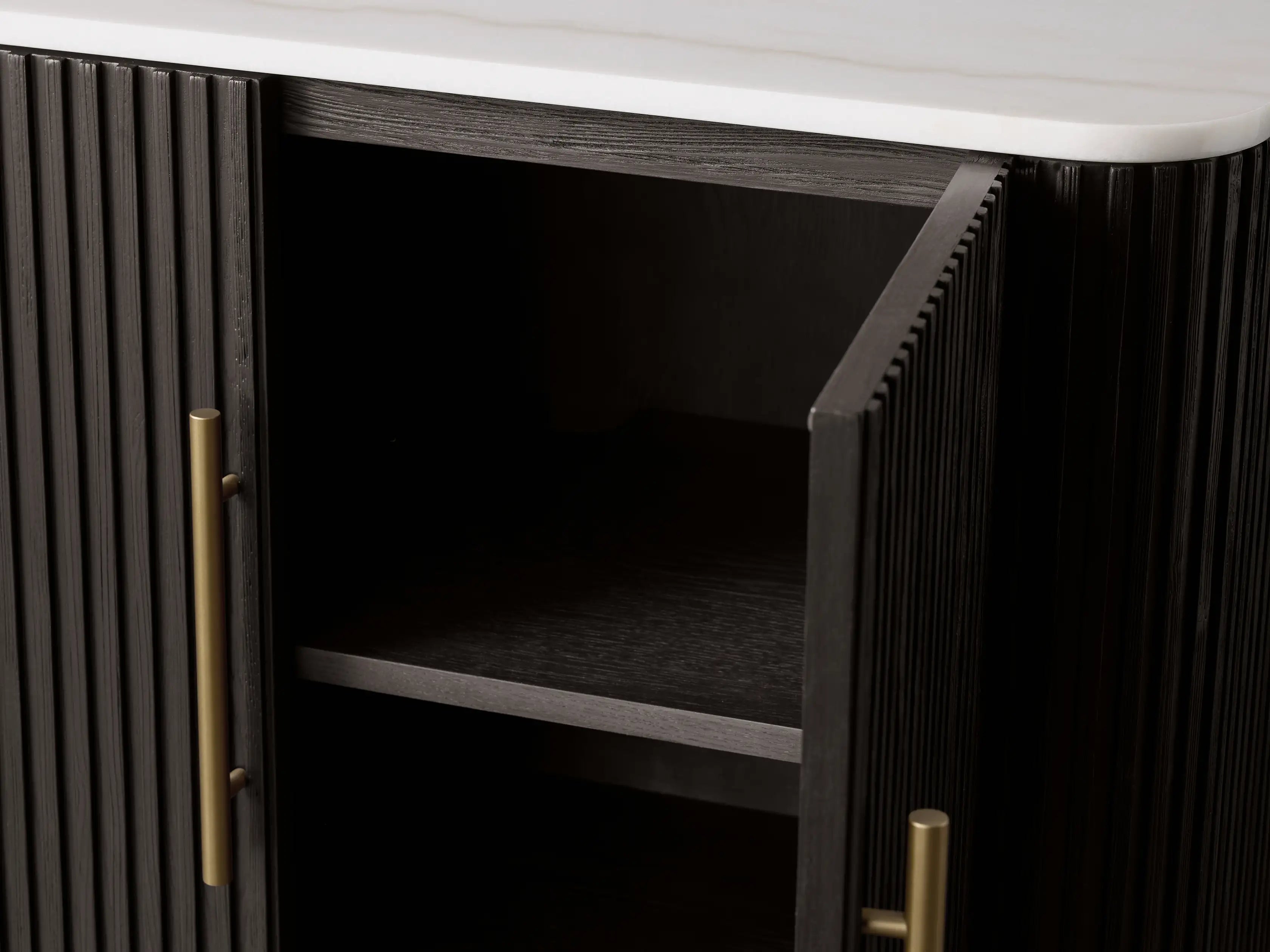 Finnley Hall Chest-Vancei