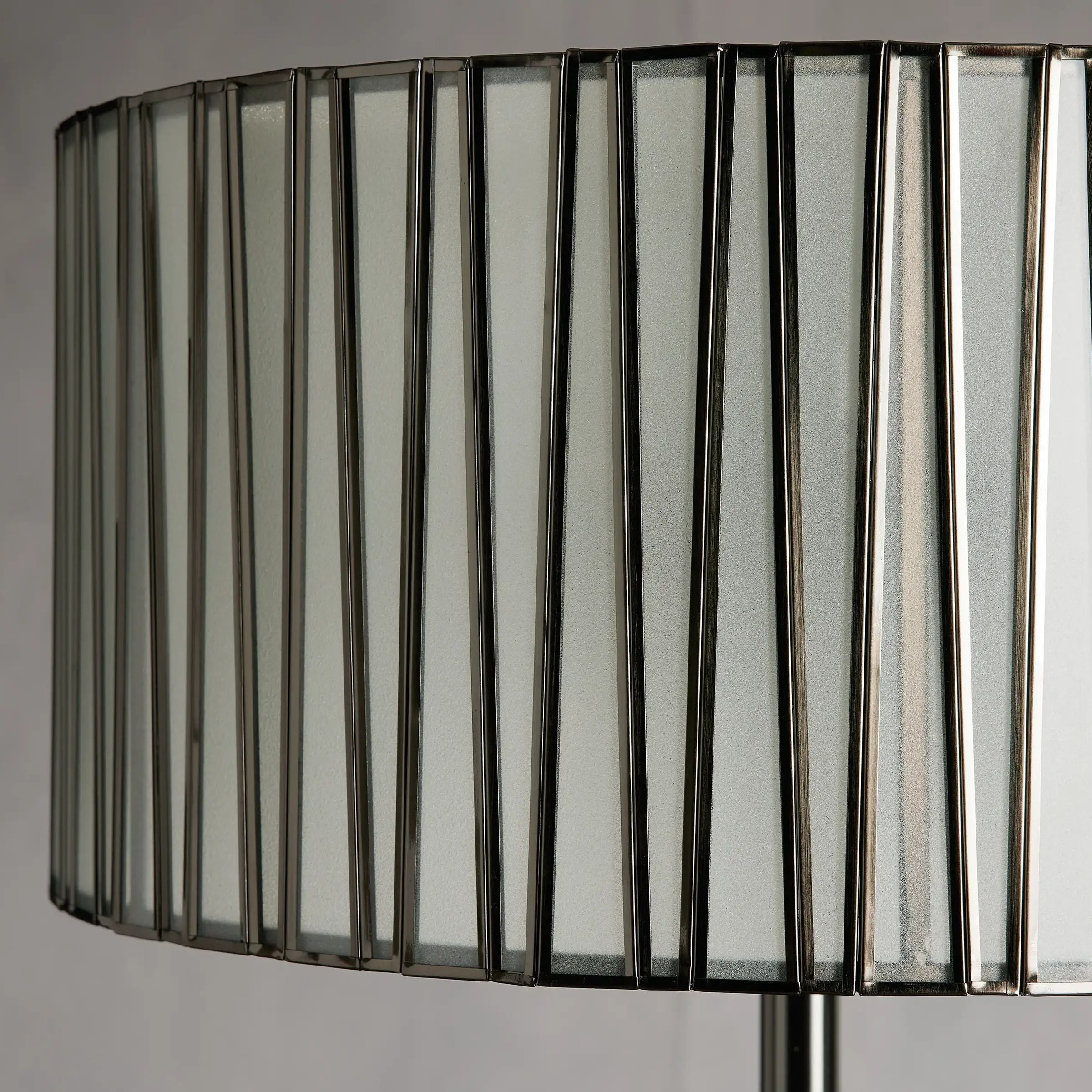 Junit Glass  Floor Lamp-Vancei