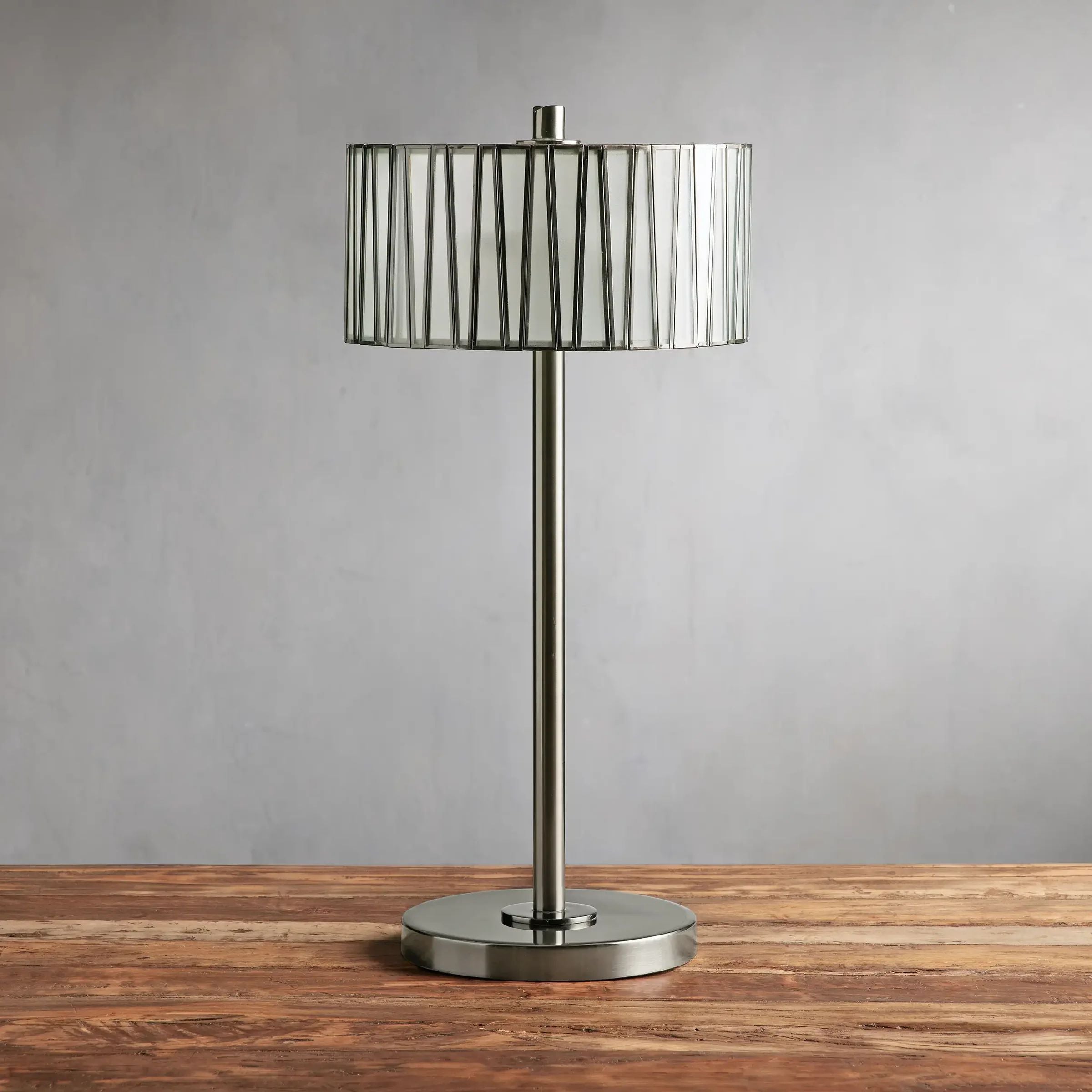 Junit Glass  Floor Lamp-Vancei
