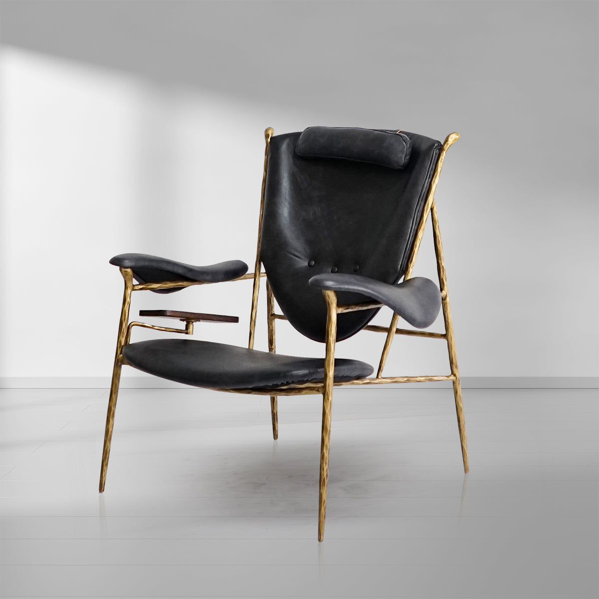 Thaddies Enamel Wooden Plate Leather Armchair-Vancei